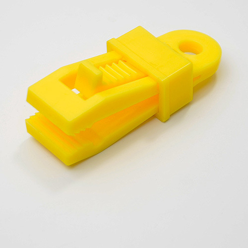 Sturdy, adjustable locking handle for tarpaulin and shade cloth