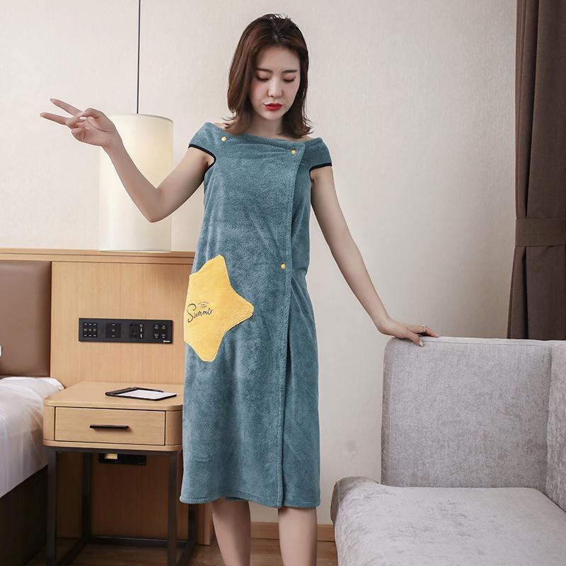 Plush microfiber quick-drying bathrobes for women