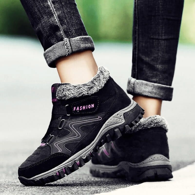 Owlkay Snowy Villia Leather Ankle Boots