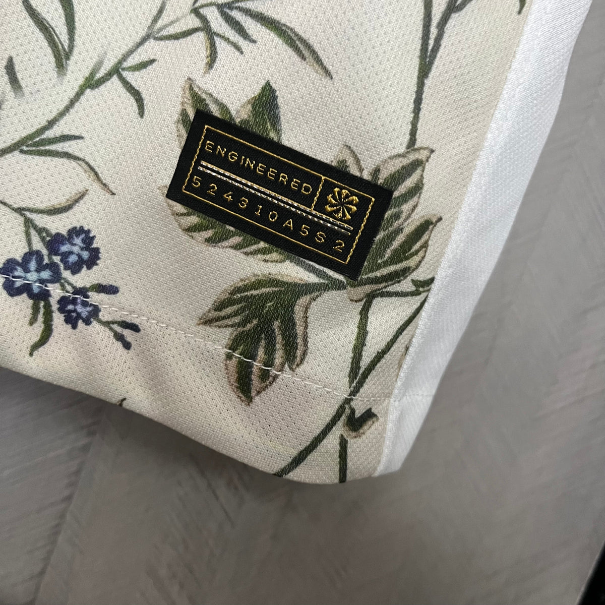 Maillot extérieur France X Dior Flowers en édition spéciale