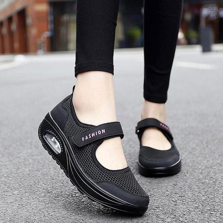Light and breathable shoes for women