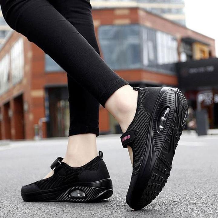 Light and breathable shoes for women