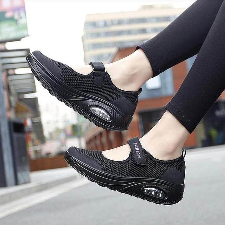 Light and breathable shoes for women
