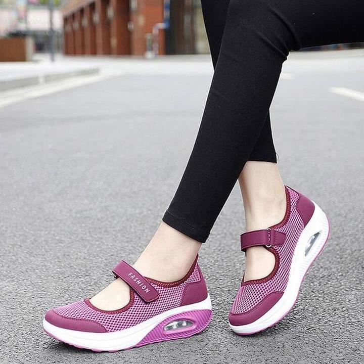 Light and breathable shoes for women