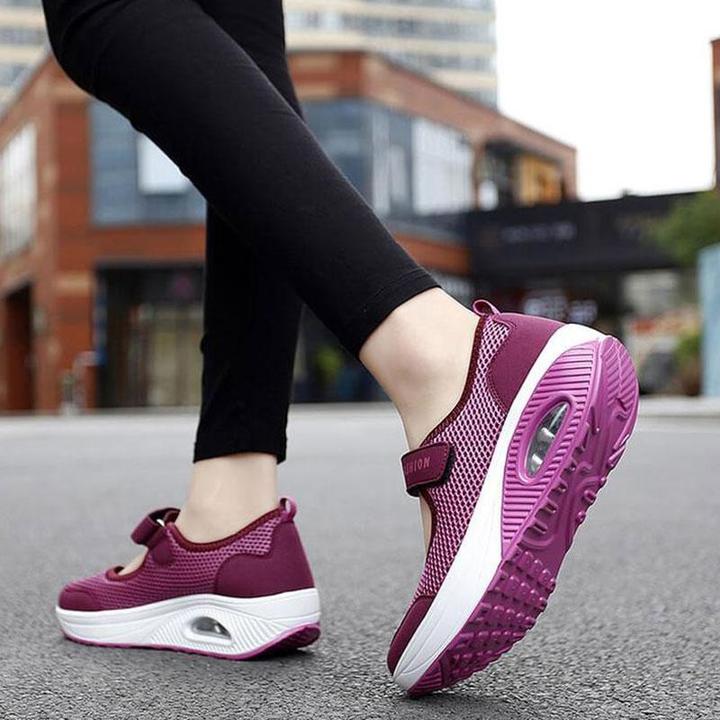 Light and breathable shoes for women