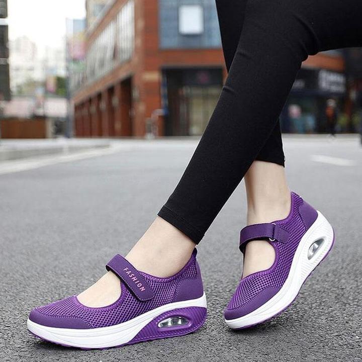 Light and breathable shoes for women