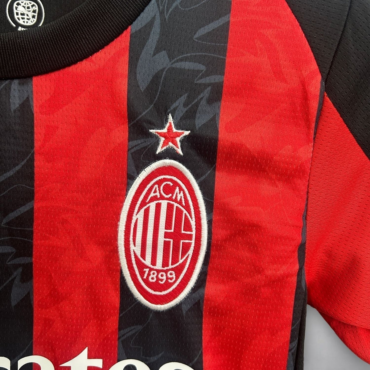 Tenue de football enfant de l'AC Milan 2025/26 - domicile