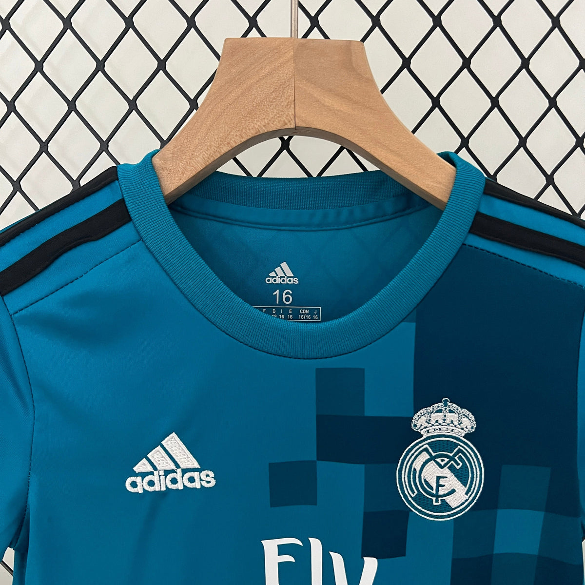 Completo rétro da bambino del Real Madrid 2017-18