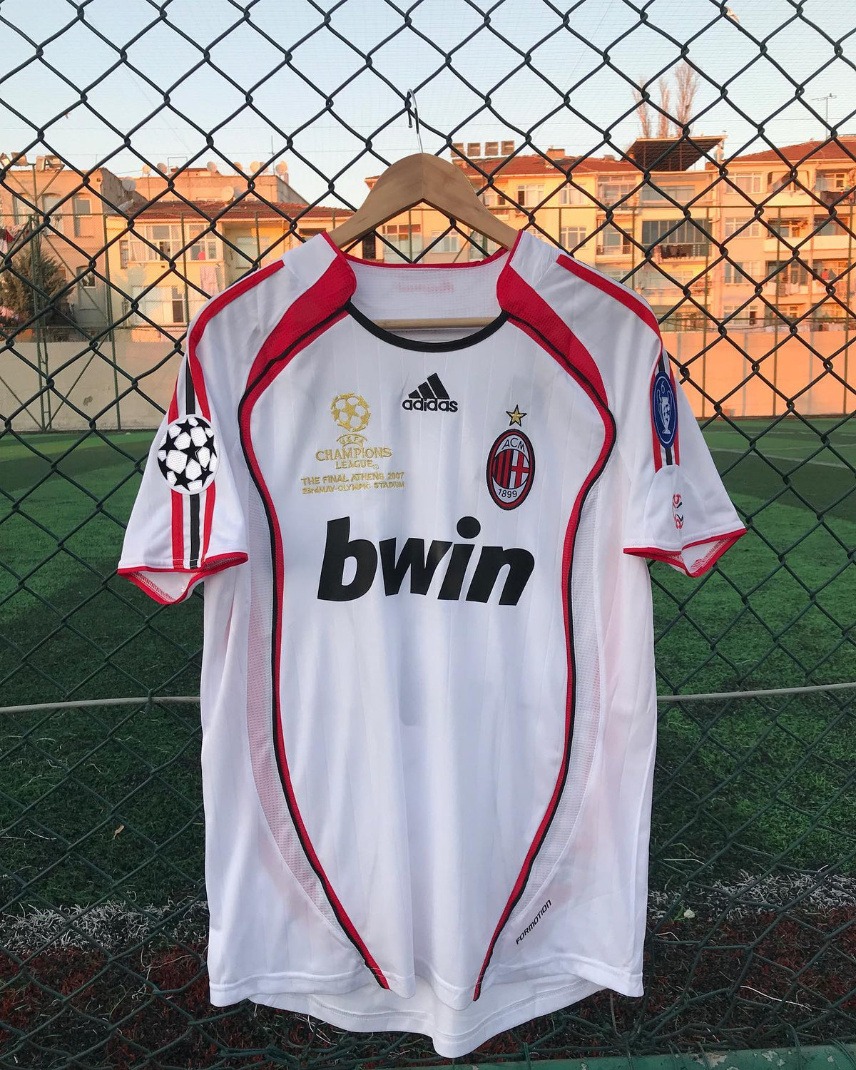 Tenue rétro extérieure de l’AC Milan 2006-2007