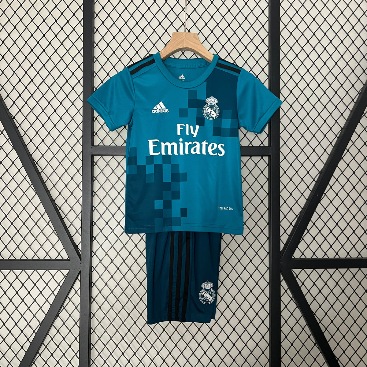 Completo rétro da bambino del Real Madrid 2017-18