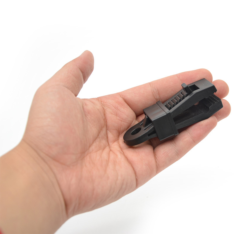 Sturdy, adjustable locking handle for tarpaulin and shade cloth