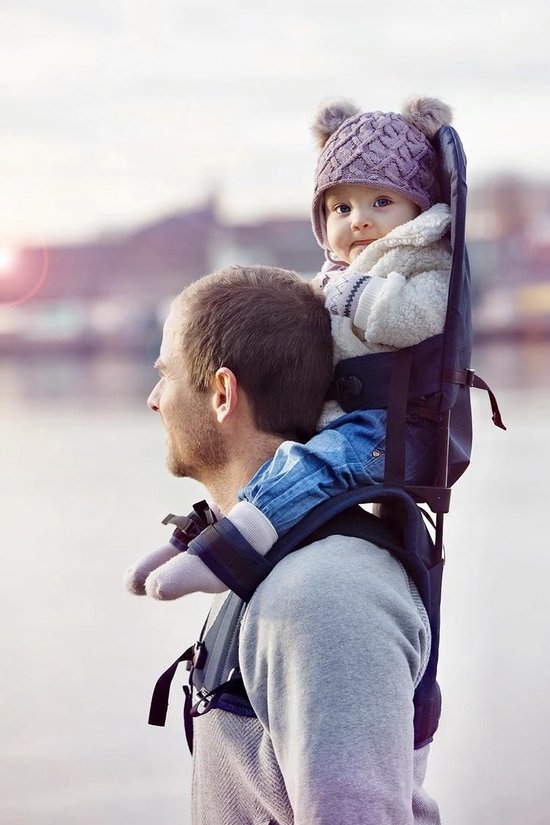 Shoulder carrier