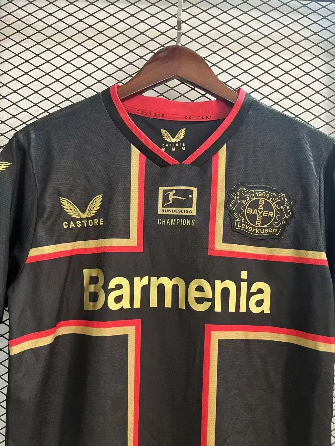 Bayer Leverkusen thuistenue 2024/2025