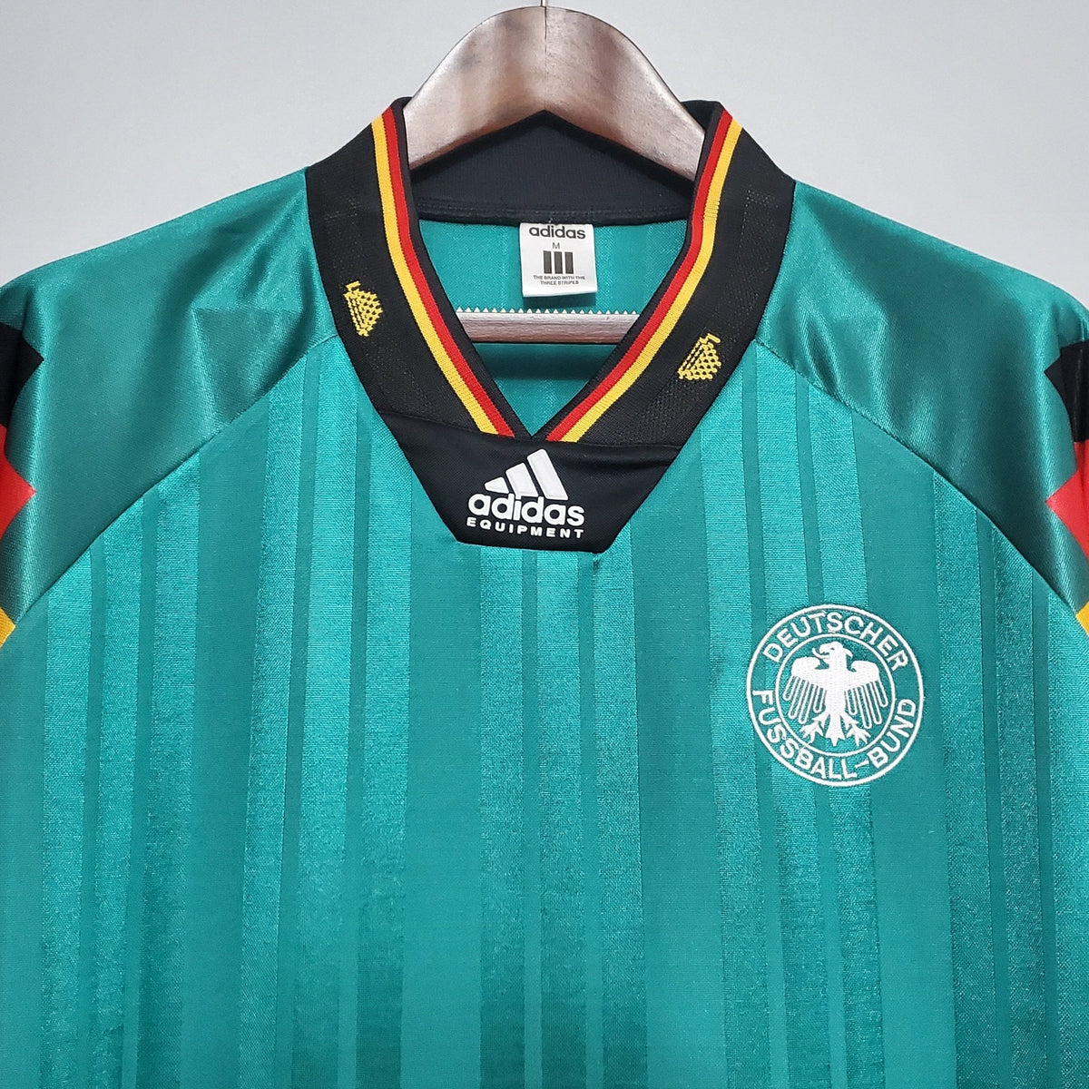 Maillot rétro extérieur de l’Allemagne 1992