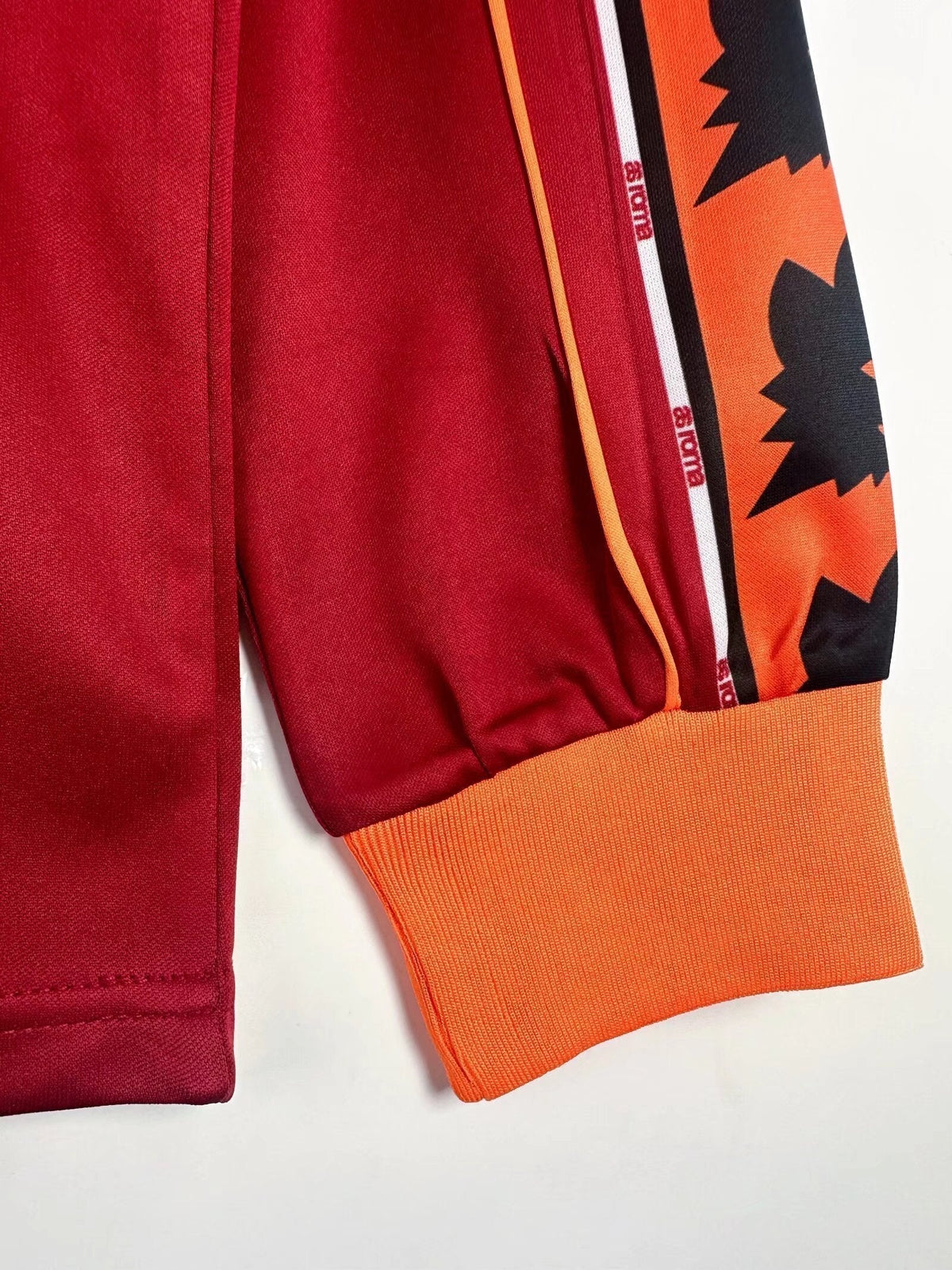 Tenue rétro domicile à manches longues de l’AS Roma - 1998-99