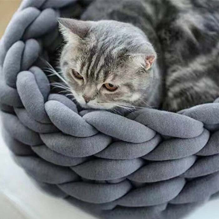 The Chonker Bed – Handwoven Cotton Cat Bed