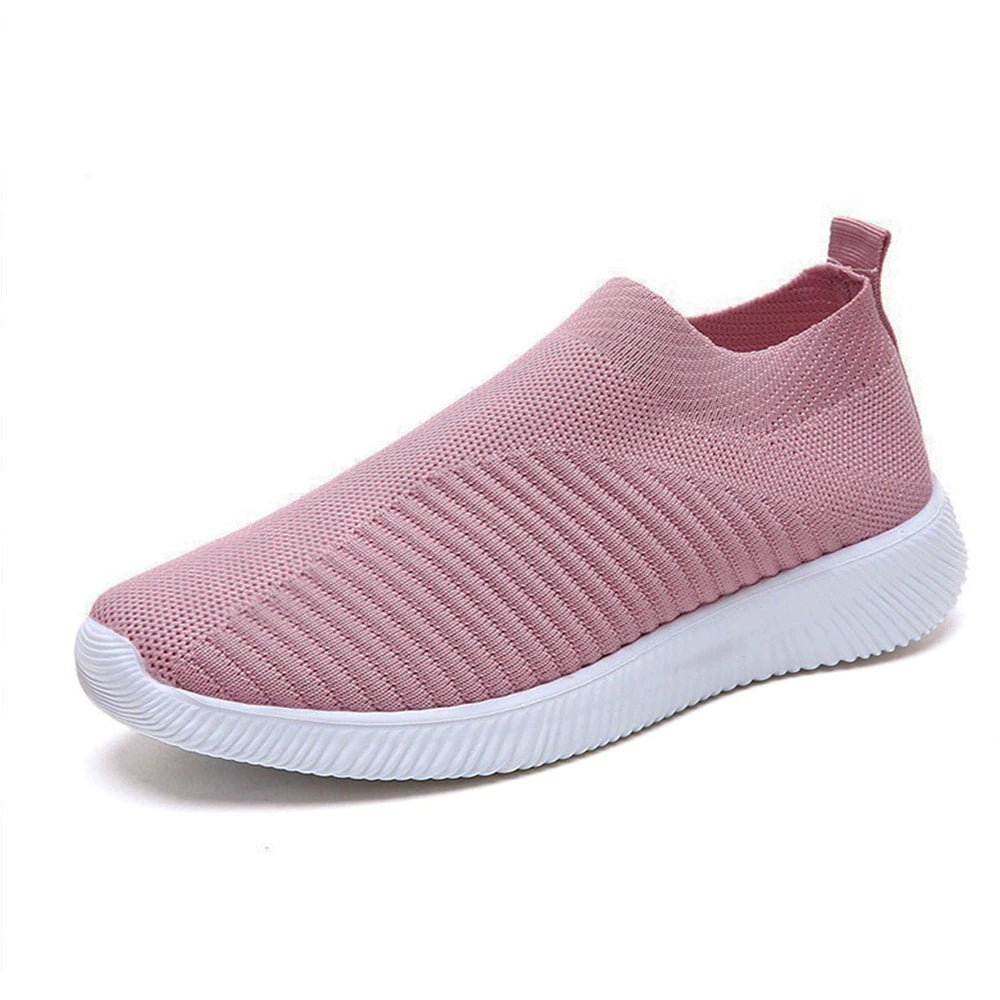 The new trainers worn by celebrities are already revolutionising the market, with anti-impact technology and maximum foot support without laces!