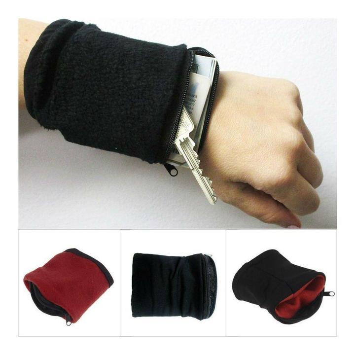 Practical handle pocket