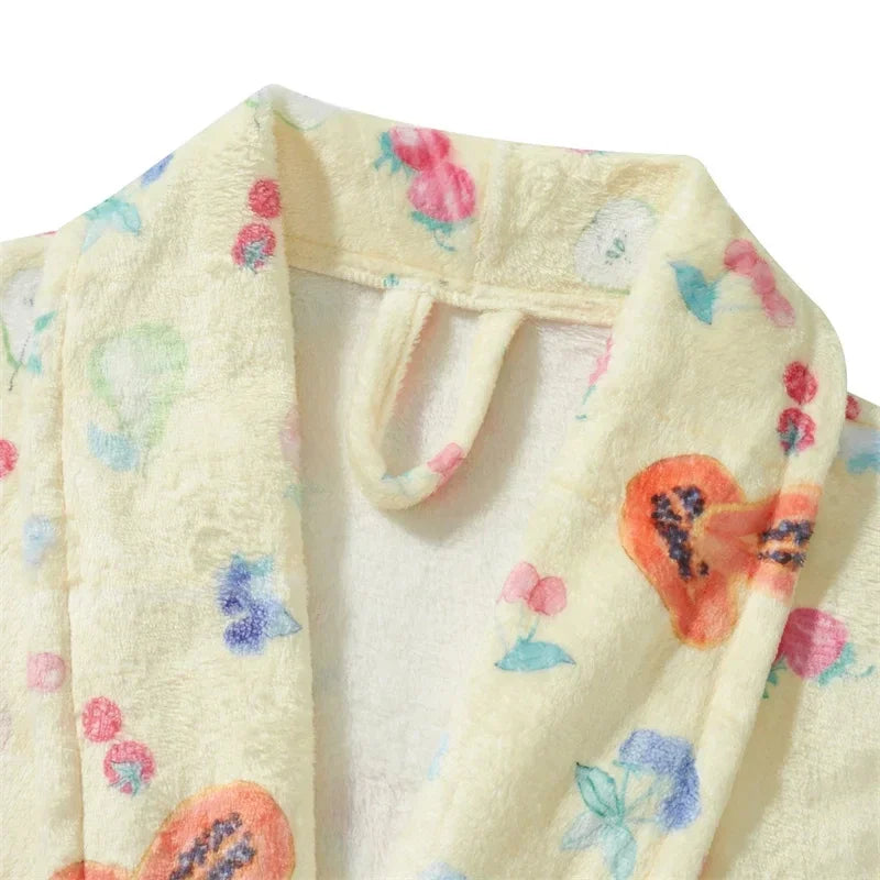 Peignoir d’intérieur fleuri BlossomWrap — col châle, ceinture à nouer