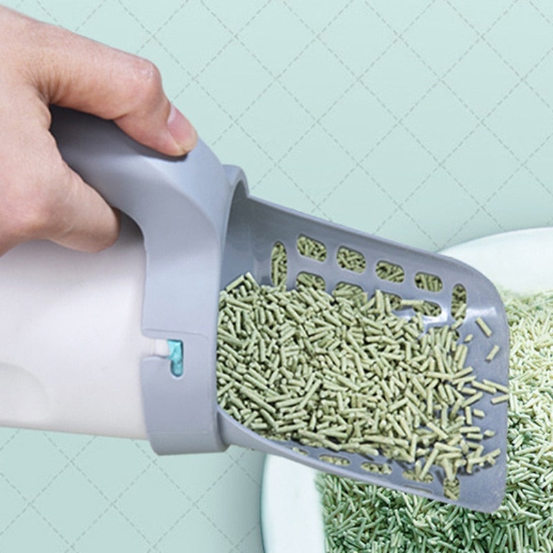 Self-cleaning litter scoop