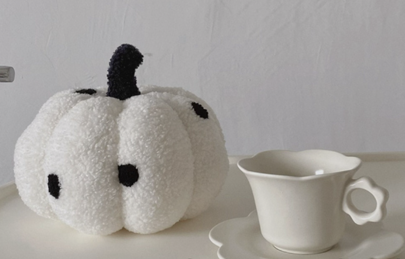 Pumpkin pillow for a good Halloween