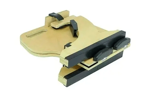 Adjustable laptop table