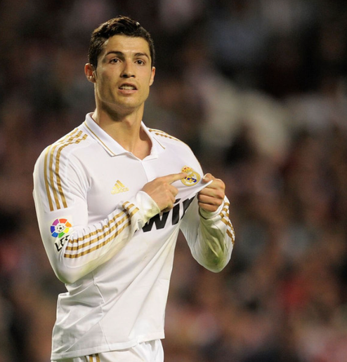 Maillot rétro à manches longues du Real Madrid 2011/2012