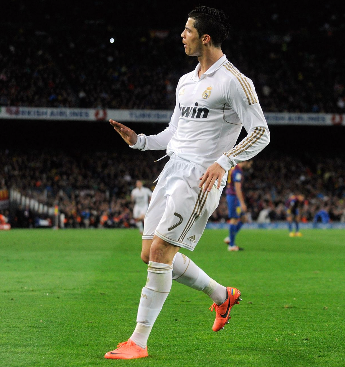 Maillot rétro à manches longues du Real Madrid 2011/2012
