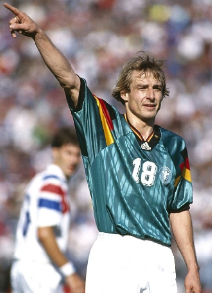 Maillot rétro extérieur de l’Allemagne 1992