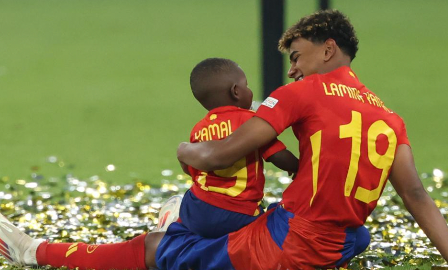 Spain Home Kit 2025 Kids