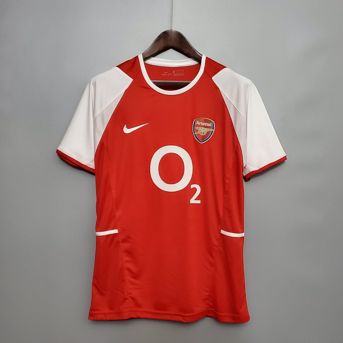 Tenue domicile rétro d’Arsenal 2002-2004