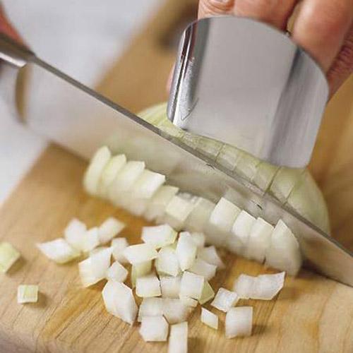 Stainless Steel Finger Guard – Cut Protection Tool for Safe Vegetable & Meat Slicing