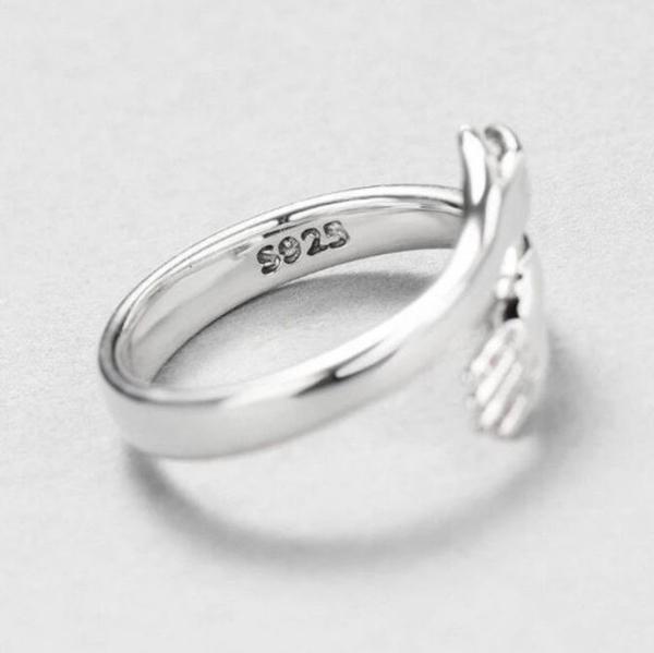Adjustable love hug ring 2021
