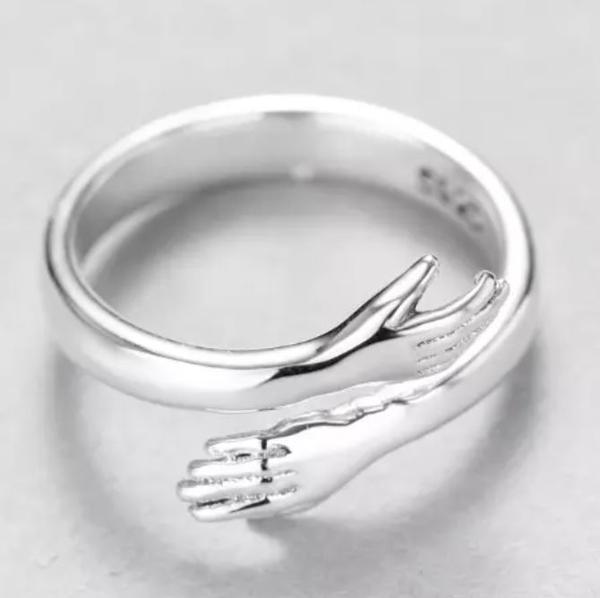 Adjustable love hug ring 2021