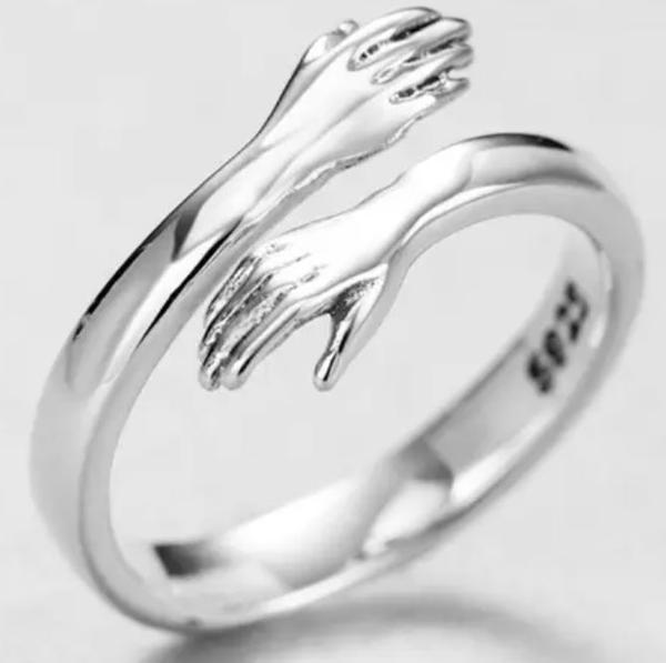 Adjustable love hug ring 2021