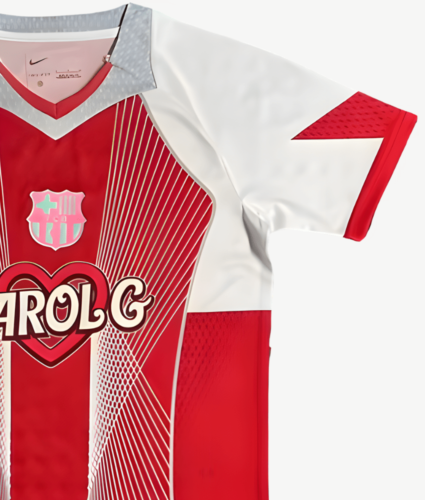 BARCELONA 2025/26 'KAROL G' SPECIALE EDITIE SHIRT (ROOD)