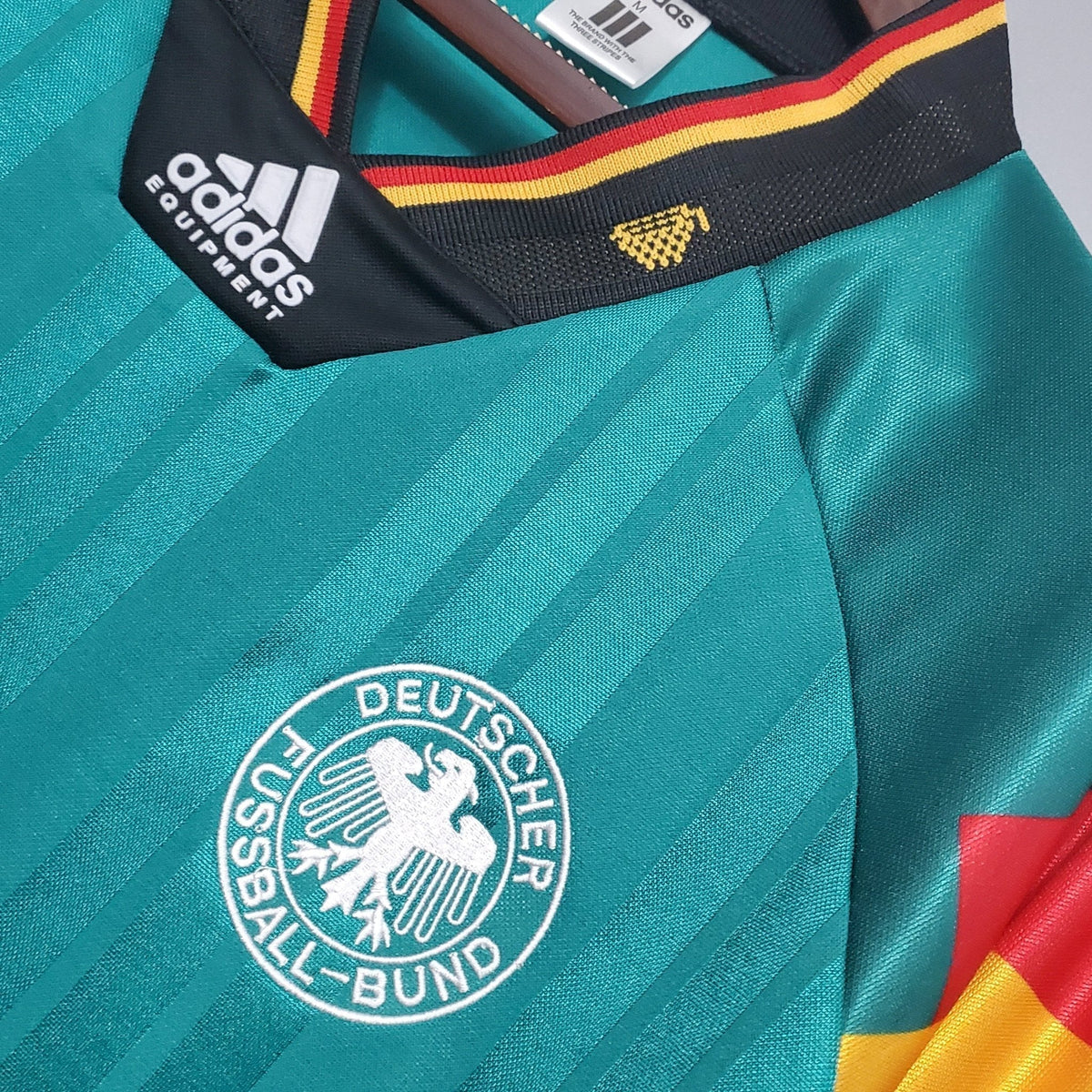 Maillot rétro extérieur de l’Allemagne 1992