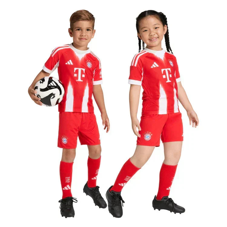 Kit de football enfant domicile du Bayern Munich 2025/26