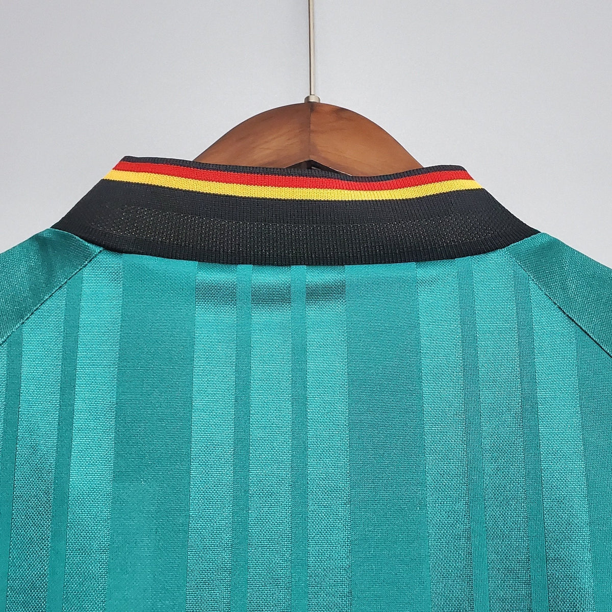 Maillot rétro extérieur de l’Allemagne 1992
