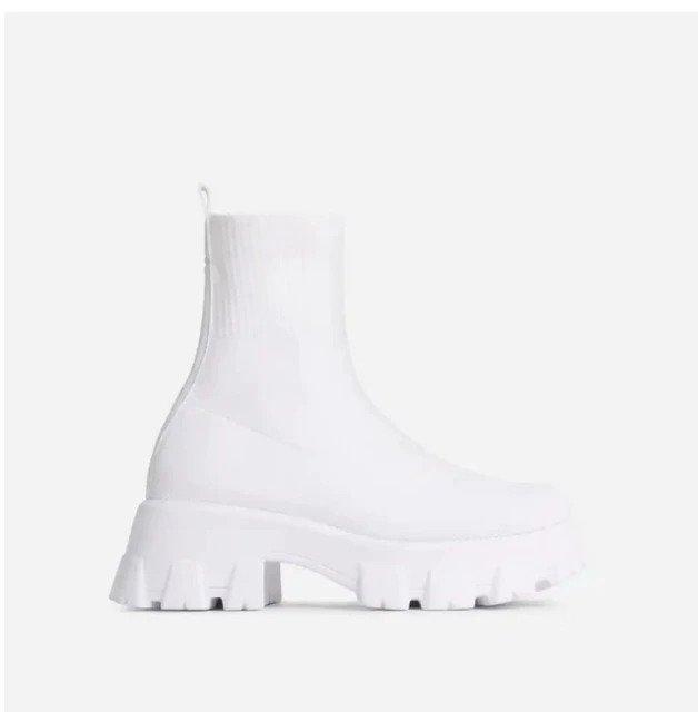 Thick soled shoes