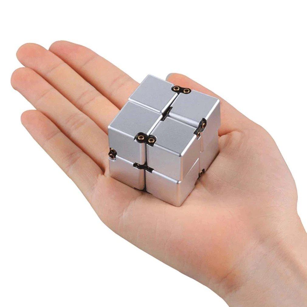 Anti-stress toy helps concentration – Infinity fidget cube