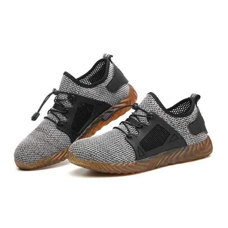 Lightweight safety shoes with soft soles