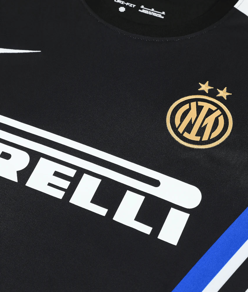 ENSEMBLE D’ENTRAÎNEMENT NOIR « OLD-SCHOOL » DE L’INTER MILAN 2025/26