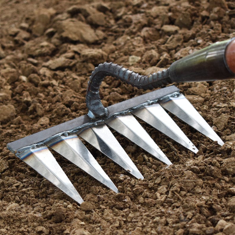 Revolutionary weeding rake