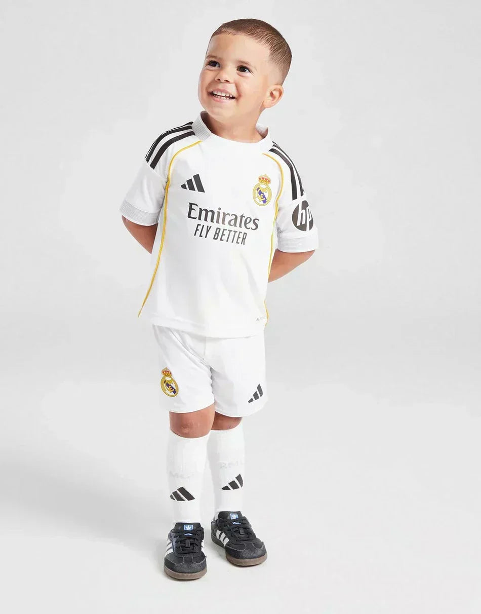 Tenue enfant domicile du Real Madrid 2025-26