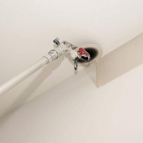 Universal spray guide