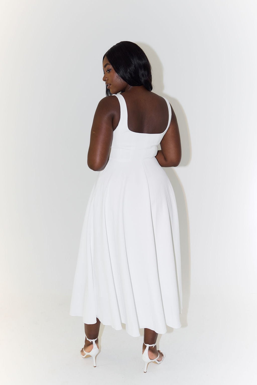 Women Dress Sleeveless V-Neck Pleated Knee Length Fit