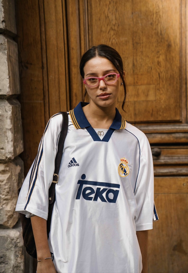Why Football Fans Choose VIKTORYKIIT for Their Jerseys
