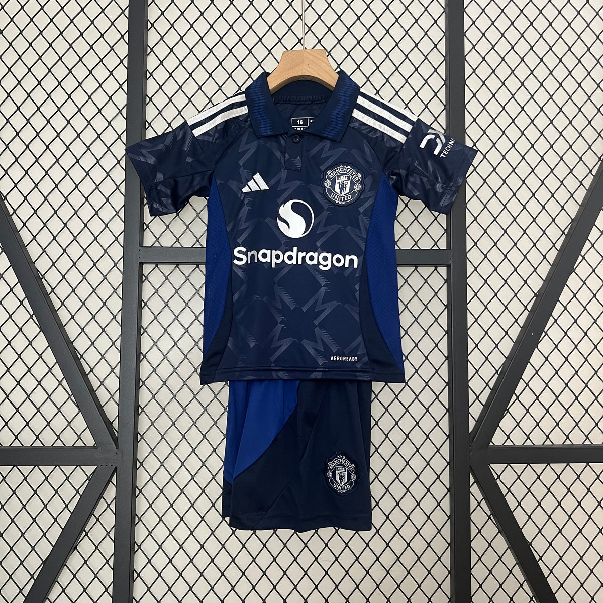 Manchester united 24 25 - Kids Football Kit Away