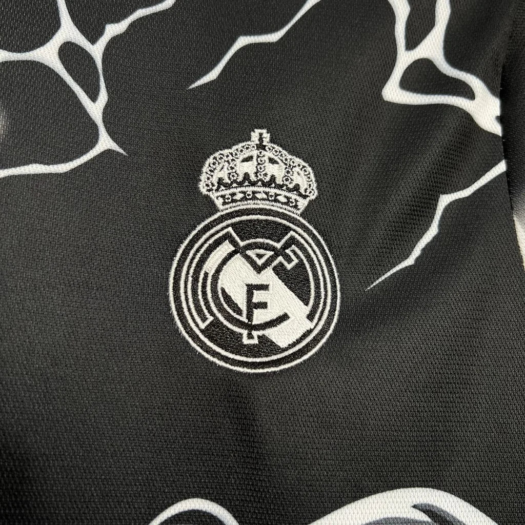 Maillot noir Panther en édition spéciale du Real Madrid 24/25